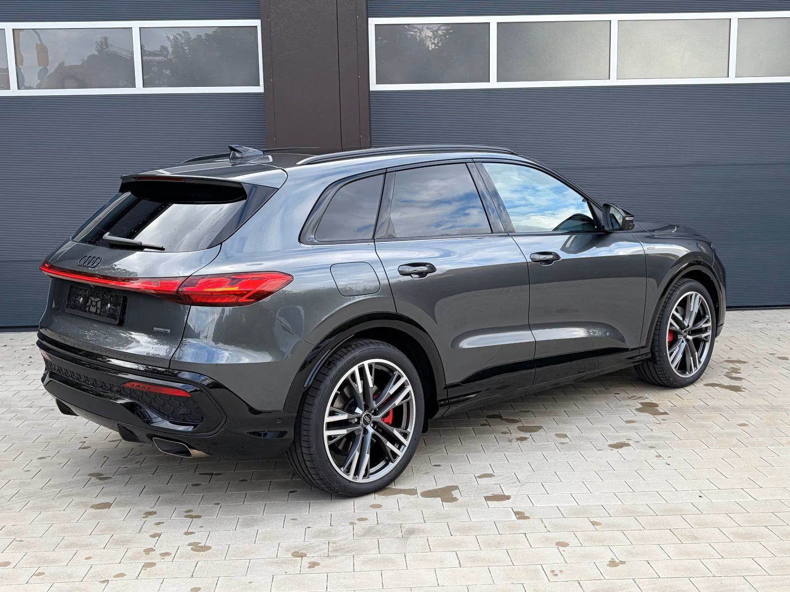 Audi Q5 SUV e-hybrid 5