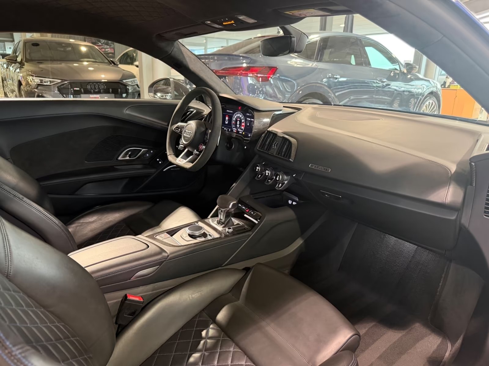 Audi R8 COUPE 5.2 FSI 13