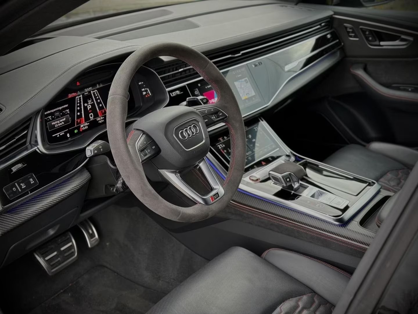 Audi RSQ8 4.0 TFSI RS 10