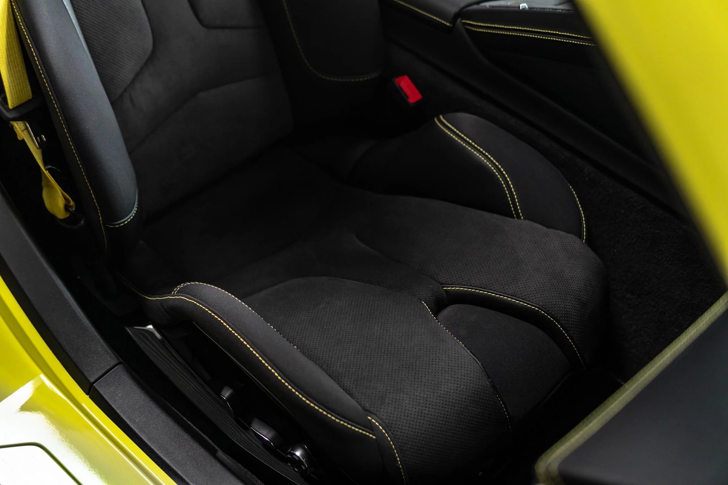 Chevrolet Corvette C8 12