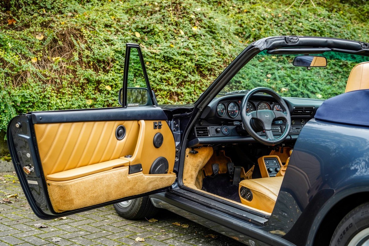 Porsche 930 6