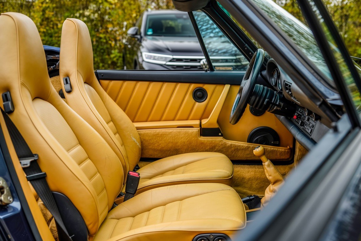 Porsche 930 8