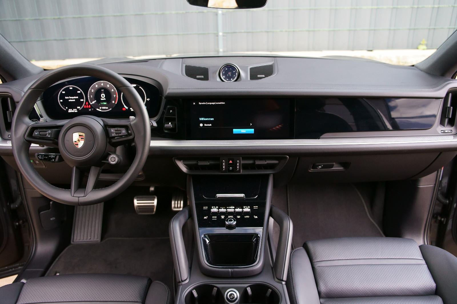 Porsche Cayenne Coupe S E-Hybrid 11
