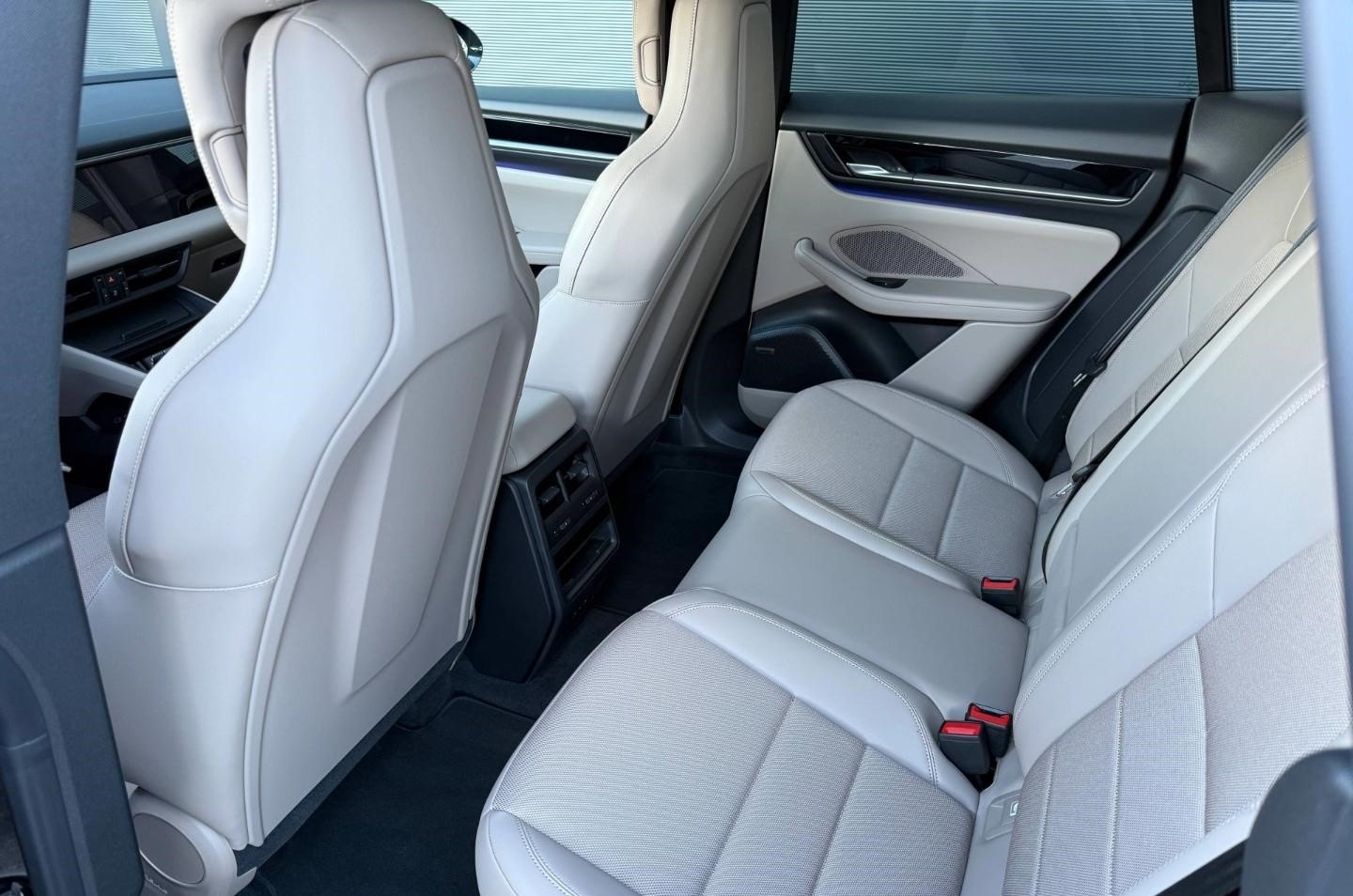 Porsche Macan 9